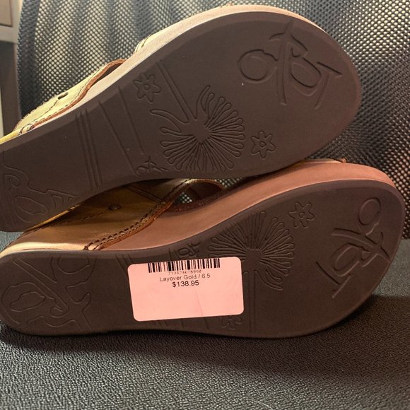 OTBT LAYOVER IN GOLD HEELED SANDALS Discounted - Picture 5 of 5